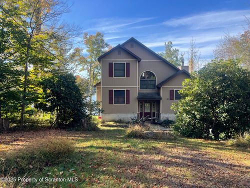 111 E Island Ln, Lake Ariel, PA, 18436-4531 | Card Image