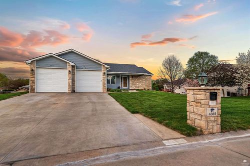 4505 Kelsey Dr, Manhattan, KS, 66502-1493 | Card Image