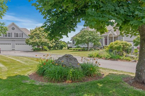 47 Economou Farm Rd, South Burlington, VT, 05403-8013 | Card Image