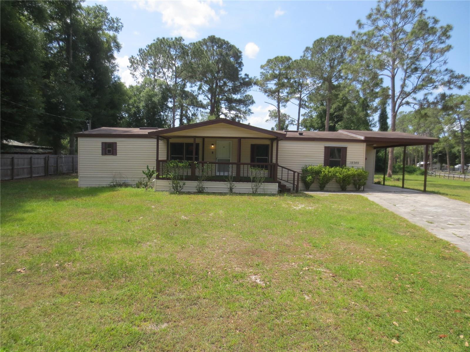 53rd Pl, Ocklawaha, FL 32179