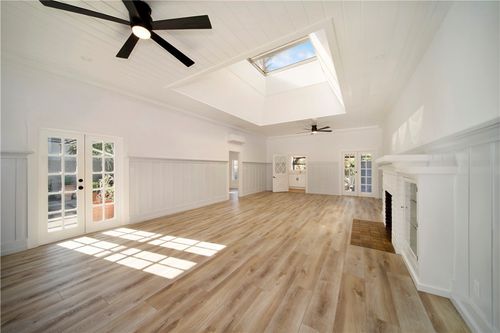 12-1175 Glenneyre St, Laguna Beach, CA, 92651-2907 | Card Image