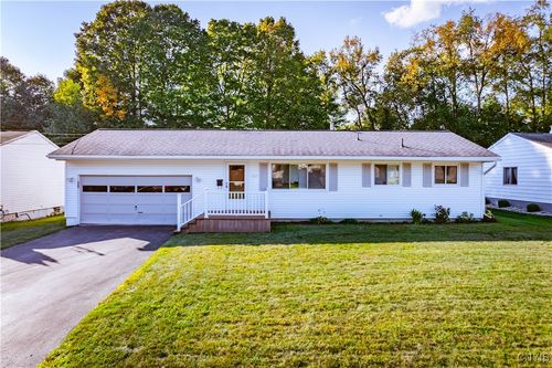 423 Brody Dr, Utica, NY, 13502-2147 | Card Image