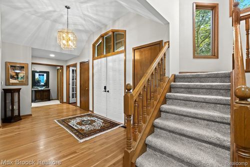 4395 Hickory Ct, Orchard Lake, MI, 48323-1620 | Card Image