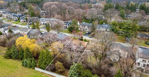 1051 Melvin Ave, Oakville, ON, L6J2V8 | Card Image