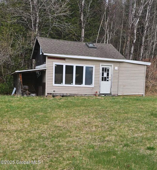 336 Pease Hill Rd, House other with 2 bedrooms, 1 bathrooms and 3 parking in Brant Lake NY | Image 6