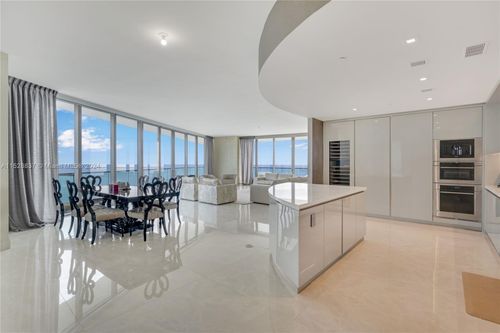 2000-18975 Collins Ave, Sunny Isles Beach, FL, 33160-2360 | Card Image