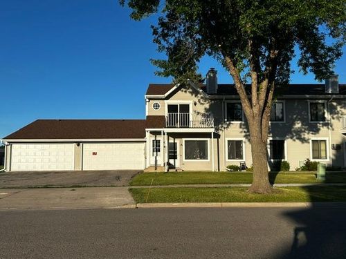 unit-c-3235 15th Ave S, Fargo, ND, 58103-8402 | Card Image