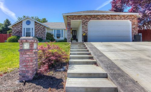 1508 W Orchard Ave, Selah, WA, 98942 | Card Image