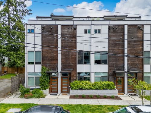 4216 30th Ave Sw, Seattle, WA, 98126-2510 | Card Image