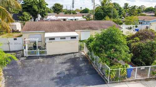 a-2200 Sw 42nd Way, Fort Lauderdale, FL, 33317 | Card Image