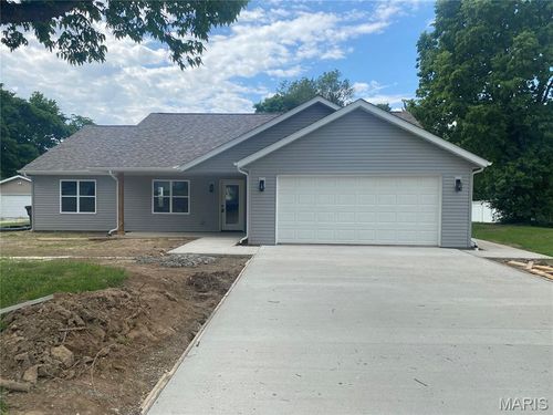 428 E Winter Ave, Greenville, IL, 62246-1954 | Card Image