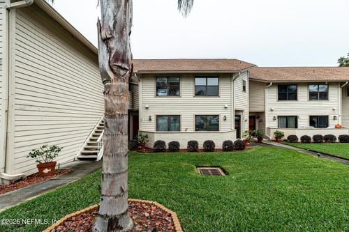 110-142 Governor St, Green Cove Springs, FL, 32043-2550 | Card Image