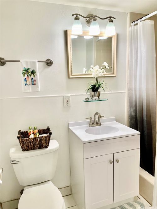 316-2442 Tusitala St, Honolulu, HI, 96815-3161 | Card Image