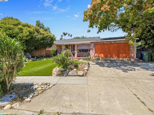 4961 Wheeler Dr, Fremont, CA, 94538 | Card Image