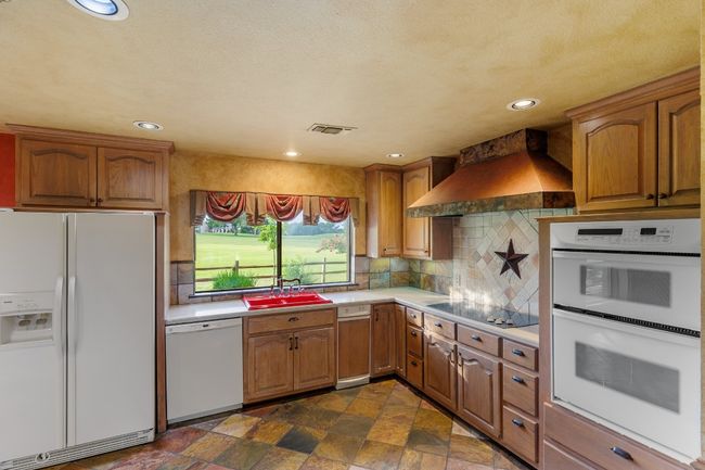 KITCHEN | Image 15