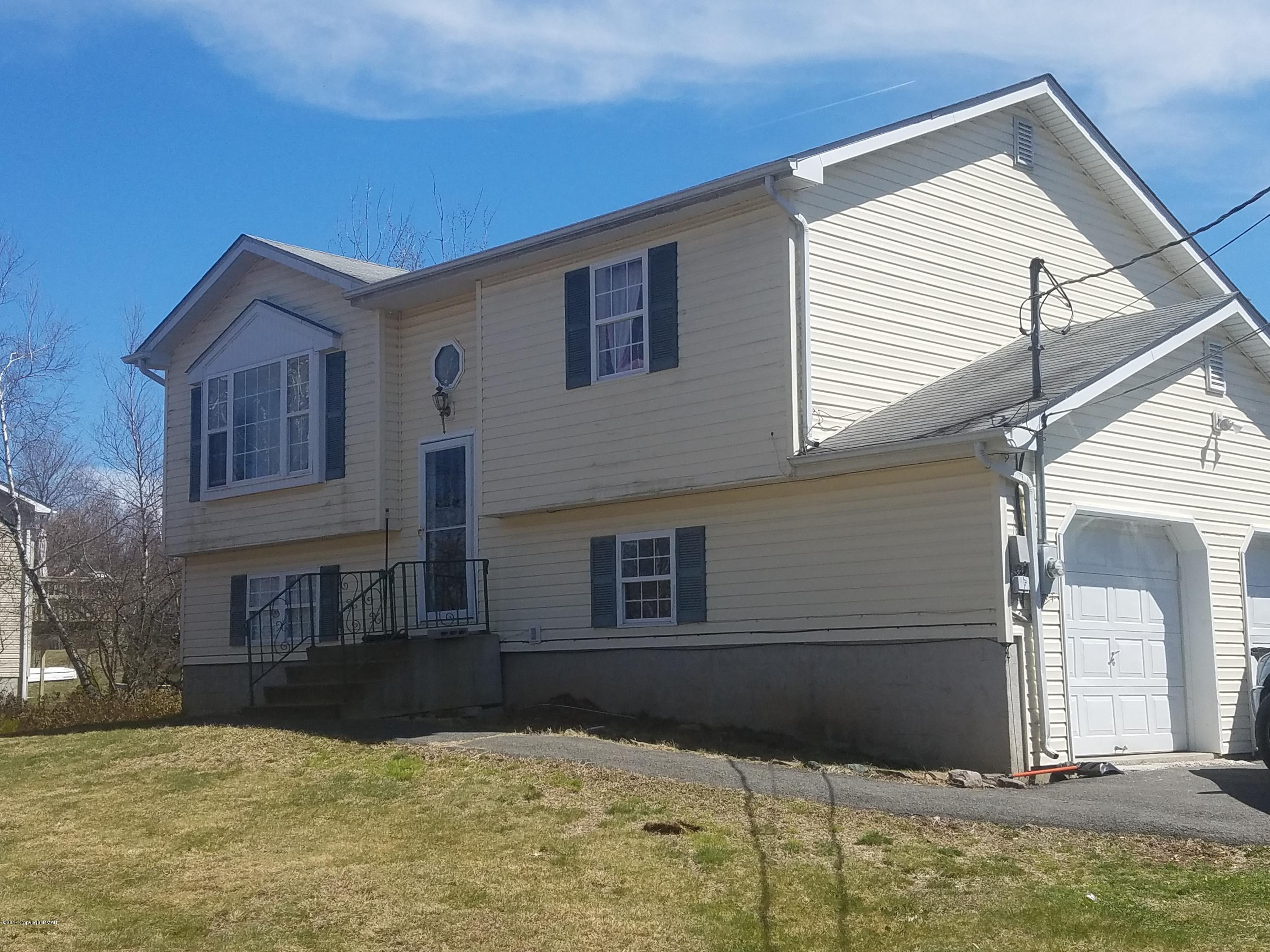 Center Dr, Blakeslee, PA 18610