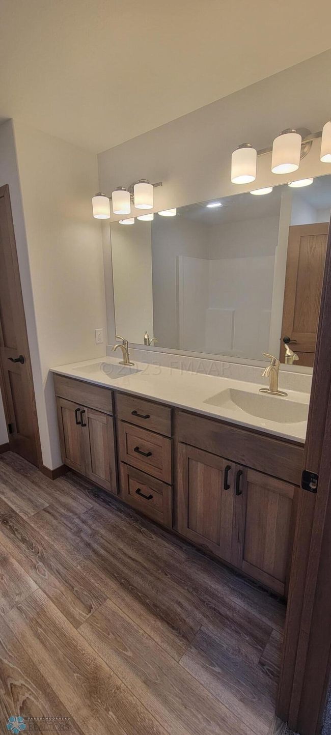 Master Bath 1 | Image 13