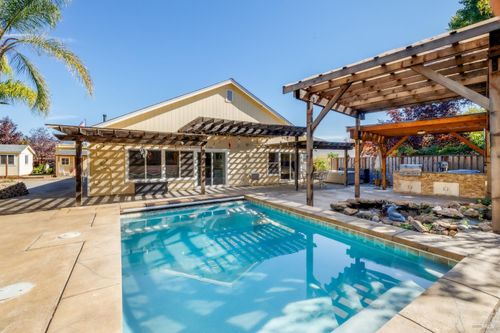 311 Laurel Court, Cloverdale, CA, 95425 | Card Image