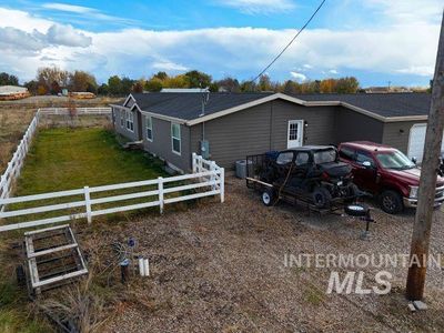 13065 Hwy 44, House other with 3 bedrooms, 2 bathrooms and 2 parking in Caldwell ID | Image 2