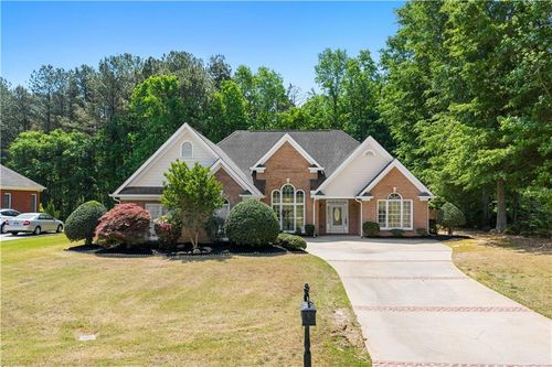 681 Templeton Dr, Loganville, GA, 30052-5664 | Card Image