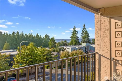 apt-203b-1005 5th Ave S, Edmonds, WA, 98020-4052 | Card Image
