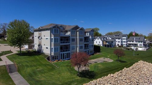 1-200 E Michigan St, Lake City, MN, 55041-2081 | Card Image