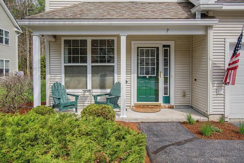 7 Irene Ave, Essex, VT, 05452-4429 | Card Image