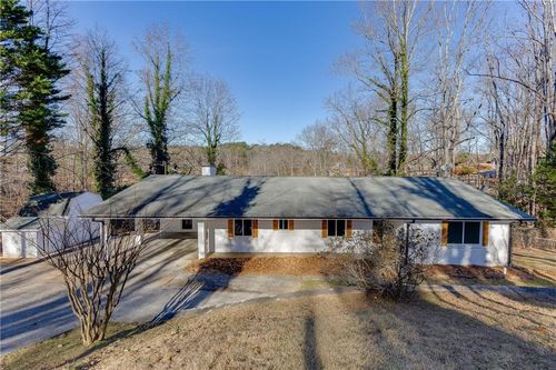 6095 Blackberry Ln, Buford, GA, 30518-1505 | Card Image