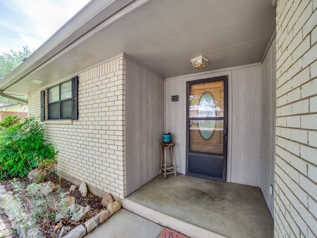 235 Wedgewood Ln, Home with 2 bedrooms, 2 bathrooms and 2 parking in Kerrville TX | Image 4
