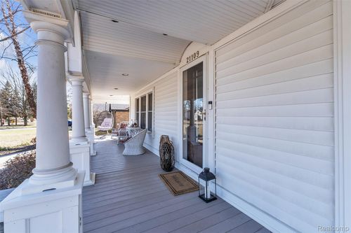 21109 Gill Rd, Farmington Hills, MI, 48335-5003 | Card Image