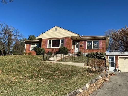 800 Circle St, Salem, VA, 24153-3451 | Card Image