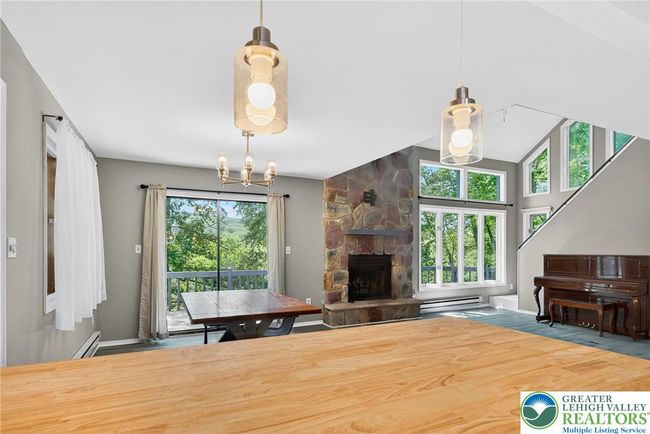 6471 Decker Rd, House other with 3 bedrooms, 2 bathrooms and null parking in Bushkill PA | Image 5
