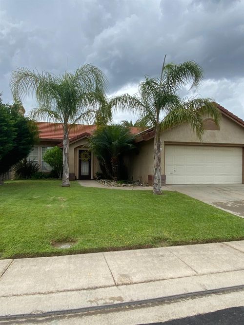5819 Thoroughbred Dr, Riverbank, CA, 95367-3128 | Card Image