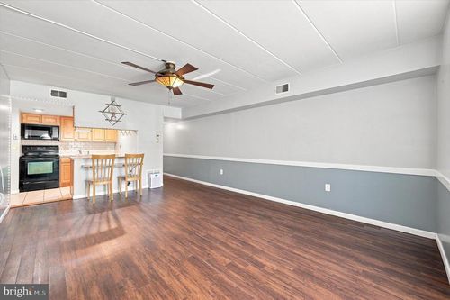 5b-233 Township Line Rd, ELKINS PARK, PA, 19027-2264 | Card Image