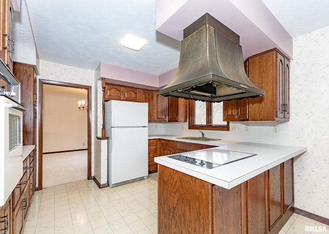 9721 234 Th St N, House other with 3 bedrooms, 2 bathrooms and null parking in Port Byron IL | Image 14