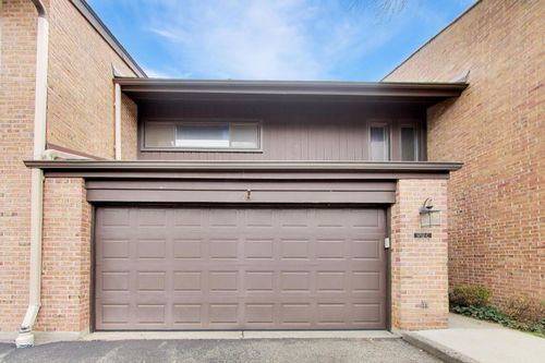 c-1712 Wildberry Dr, Glenview, IL, 60025-1798 | Card Image