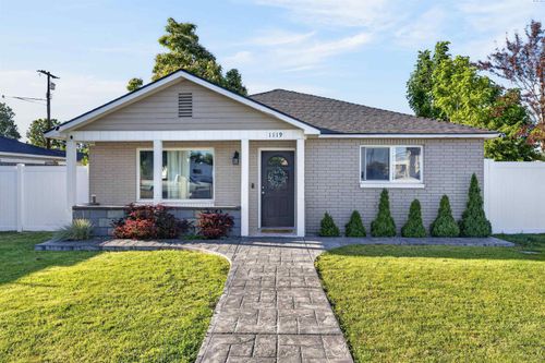 1119 W Hopkins Street, Pasco, WA, 99301 | Card Image