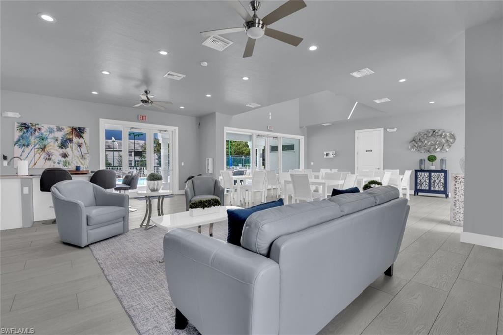 Residential in NAPLES 3