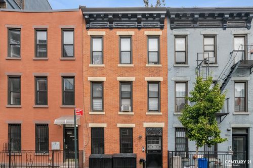 155 W 9th St, Brooklyn, NY, 11231-3903 | Card Image