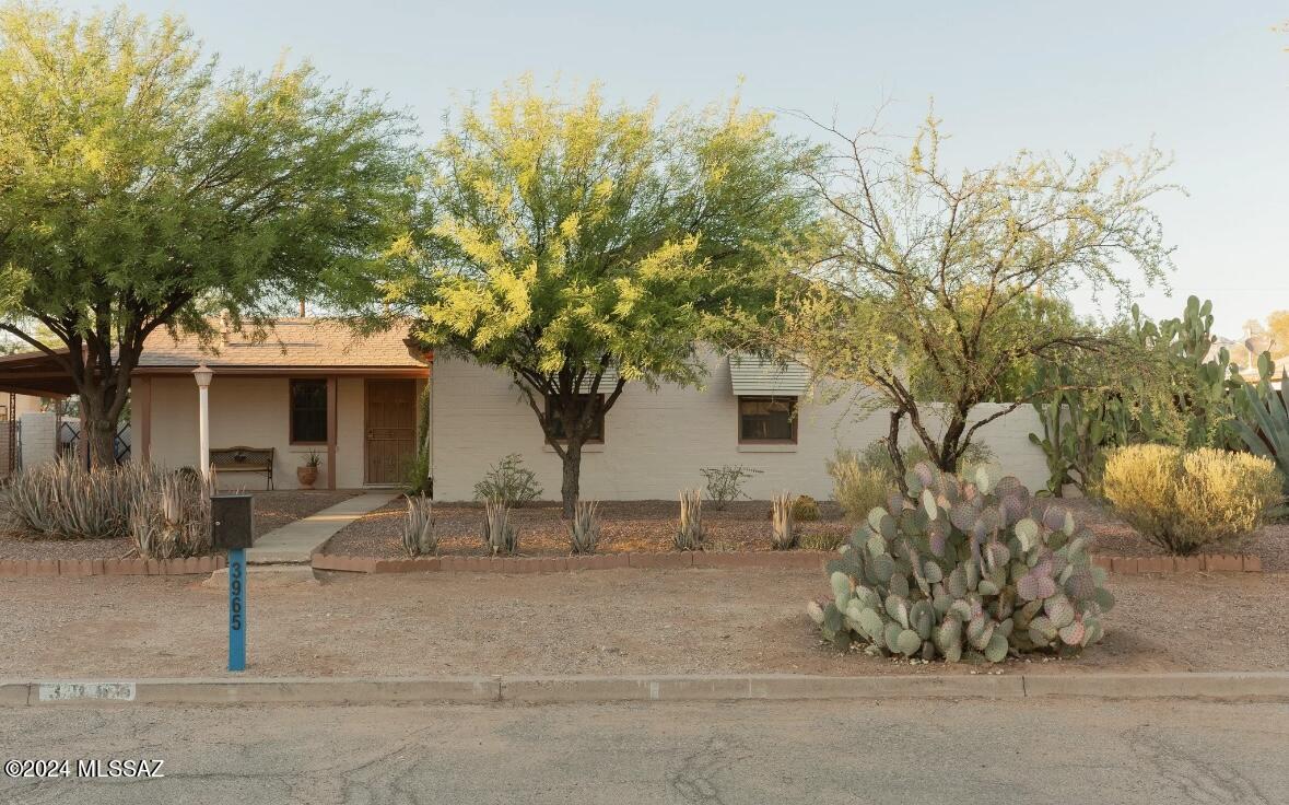 Justin Ln, Tucson, AZ 85712