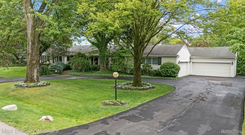 130 Endicott Rd, Bloomfield Hills, MI, 48304-3527 | Card Image