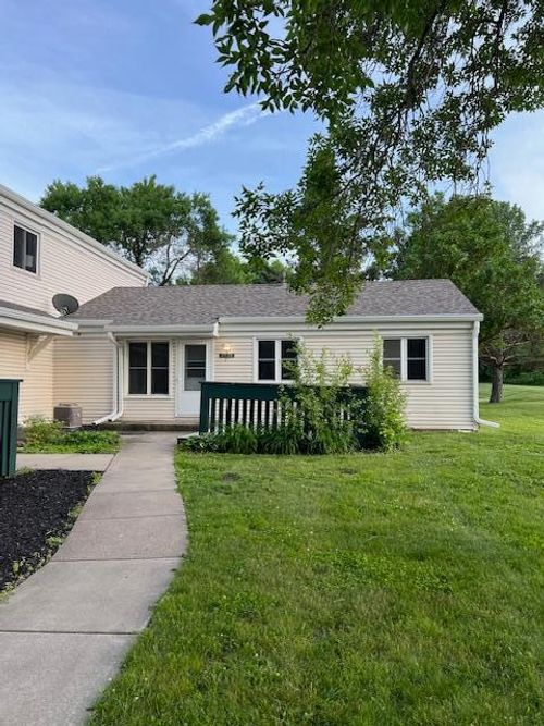 4918 Grenwich Trl, Oakdale, MN, 55128-2013 | Card Image