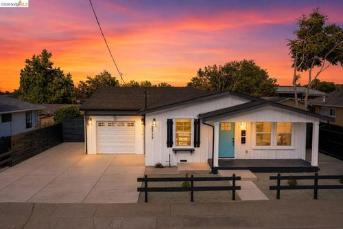 2717 D St, Antioch, CA, 94509-4812 | Card Image