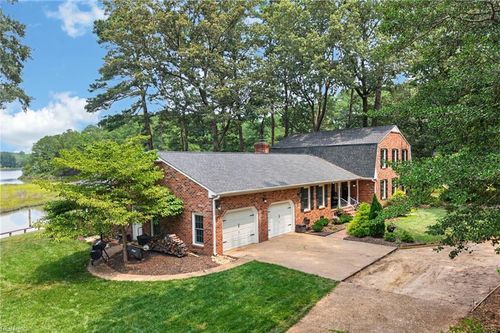 114 Bonito Dr, Yorktown, VA, 23692-2918 | Card Image