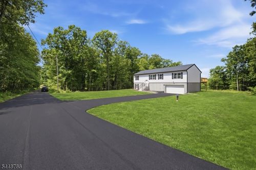 14 Fawn Run, Montague, NJ, 07827-3425 | Card Image