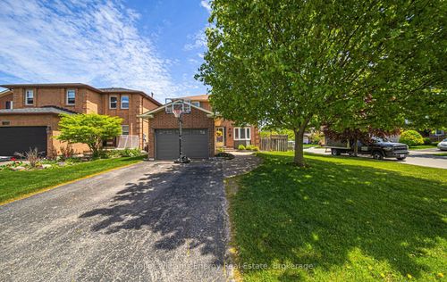 632 Chiron Cres, Pickering, ON, L1V4T4 | Card Image