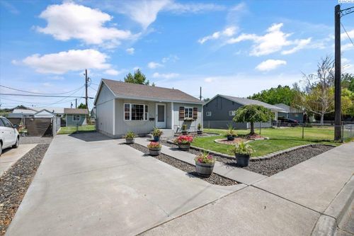 306 Rossell Ave, Richland, WA, 99352-3933 | Card Image
