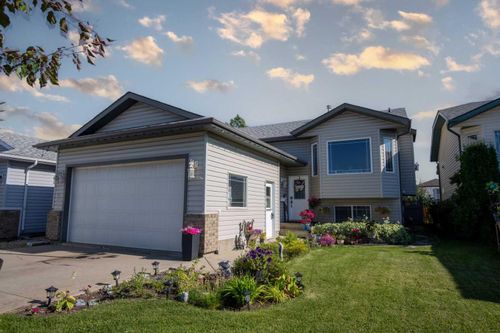 10733 75 Ave, Grande Prairie, AB, T8W2S7 | Card Image