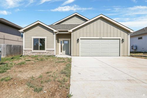 1722 Sutter Woods Rd, Junction City, KS, 66441-2882 | Card Image