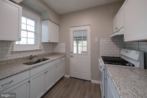 1643 Cotton St, READING, PA, 19606-2513 | Card Image